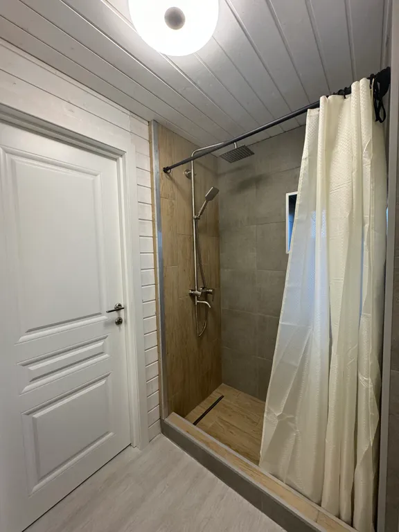 Глэмпинг А-фрейм с видом на море и теплым бассейном