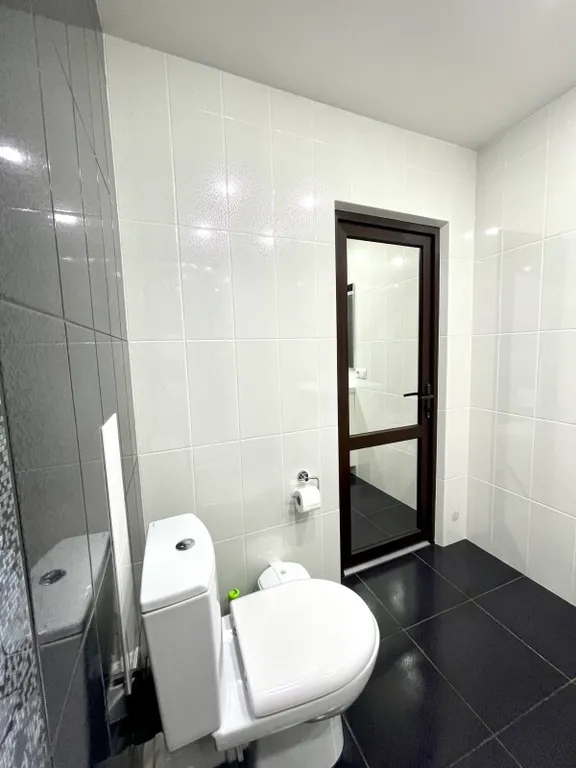 Эллинг на берегу моря