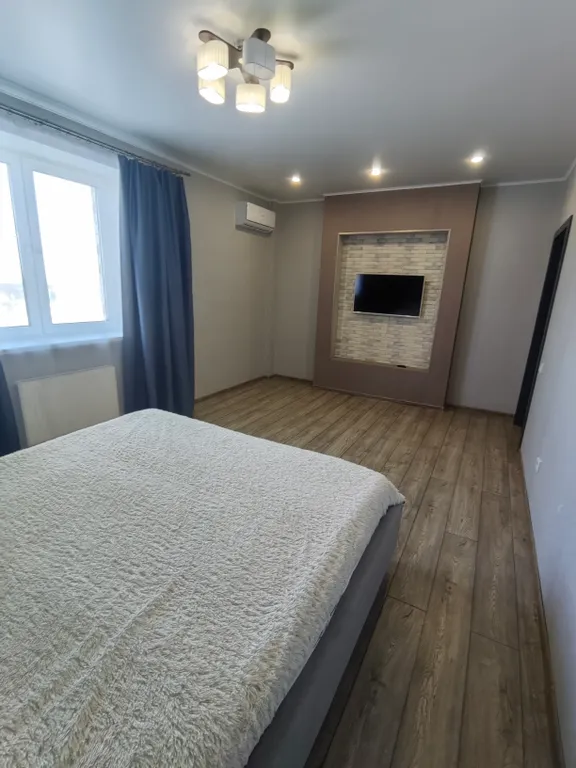 3 комнатная квартира на Обороне на 20-м этаже