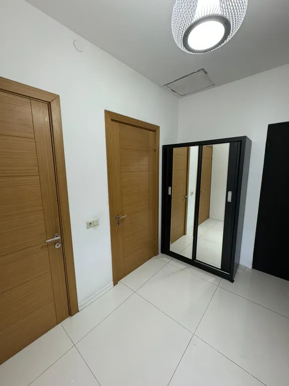 Квартира с 2 спальнями и балконом у цирка, с парковкой