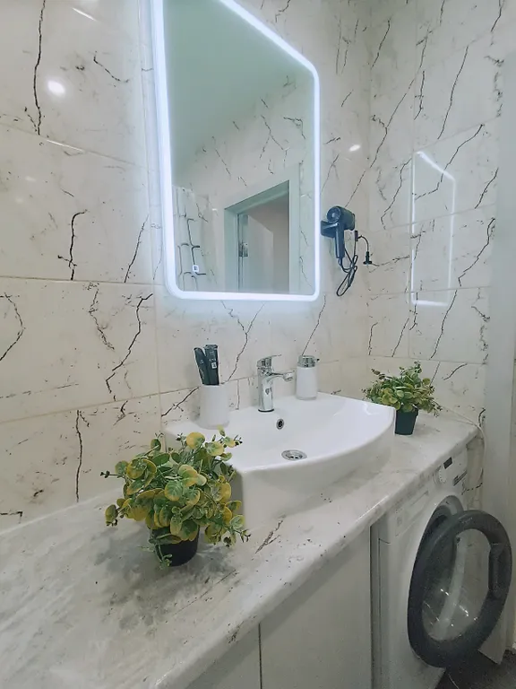 Современная квартира с огромной лоджией в новом доме