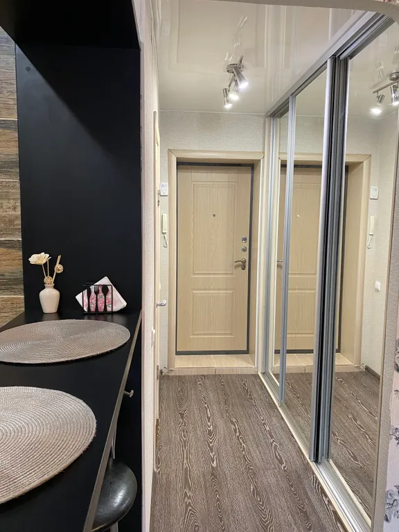 Уютная квартира в спальном районе с видом на озеро