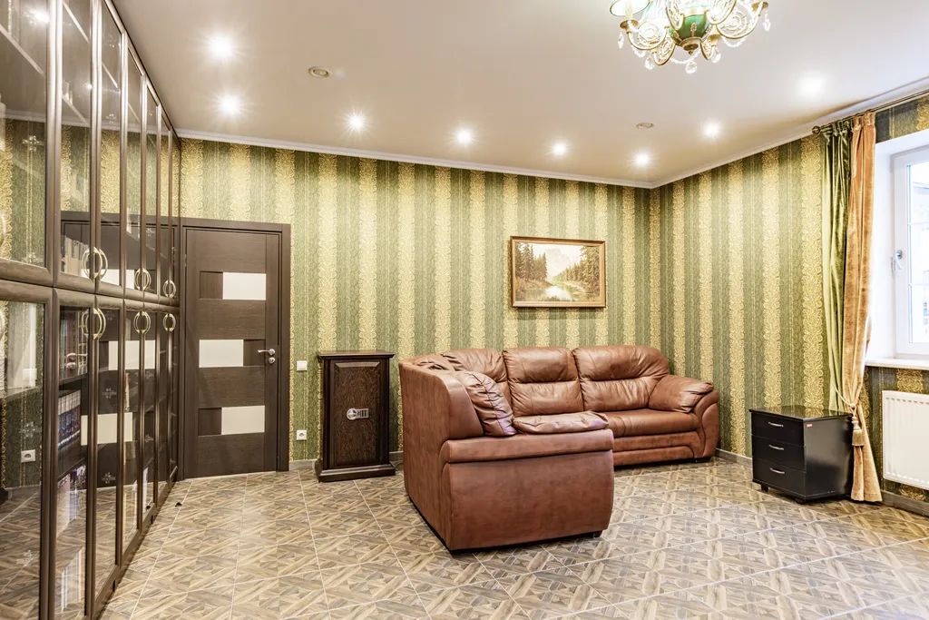 Просторный коттедж с бильярдом и сауной