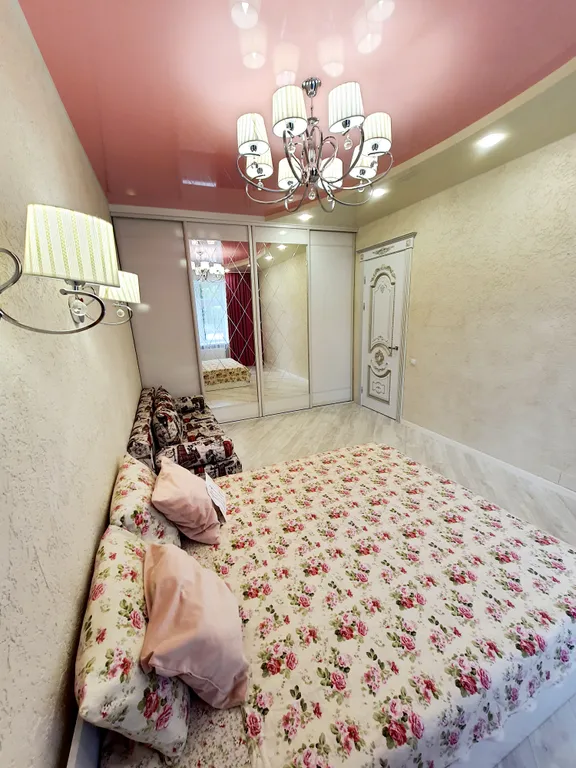 Великолепная трешка рядом с парком