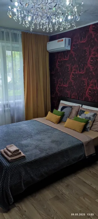 Уютная квартира около больницы Середавина