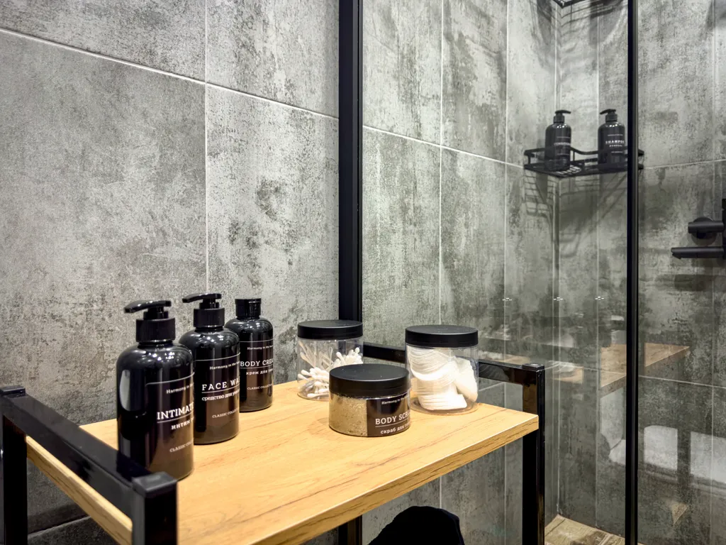 Брутальная студия в стиле лофт, панорамный вид