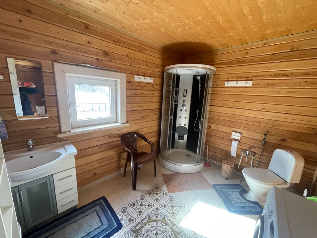 Большой уютный деревянный коттедж на самом берегу Ладожских шхер