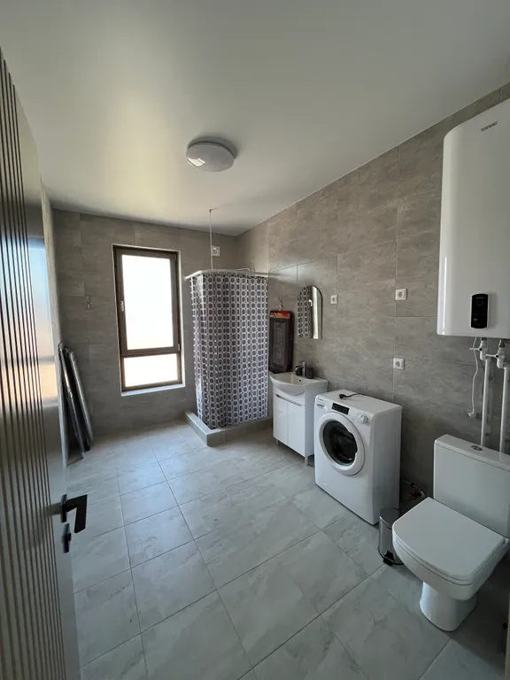 Дом с бассейном и с видом на море и горы