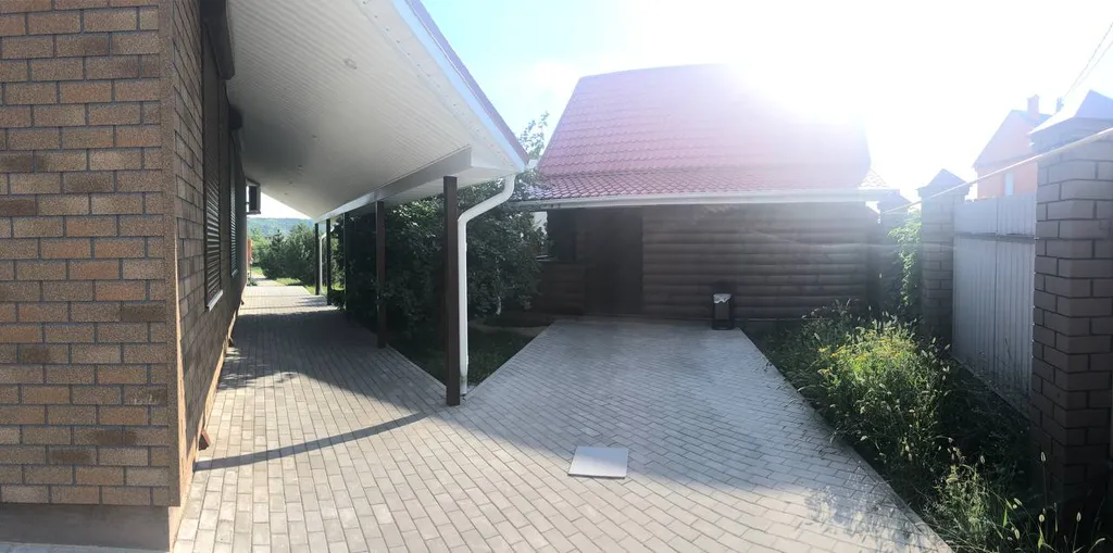 Большой коттедж