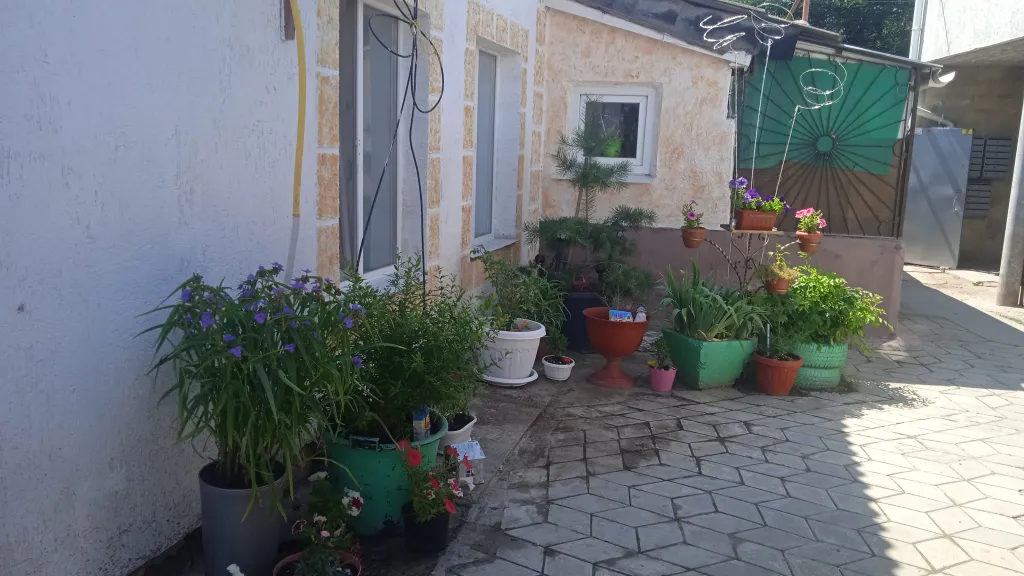 Двухкомнатный дом на берегу моря