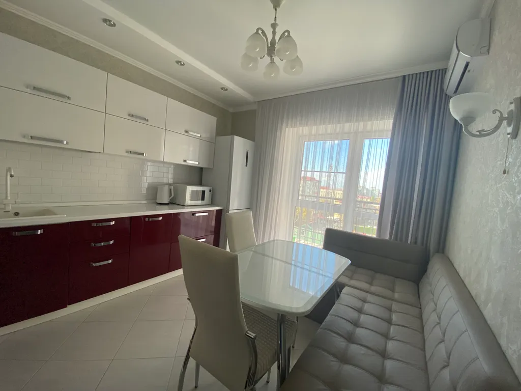 Уютная квартира с удобной локацией и большой парковкой — аренда посуточно в Владикавказ