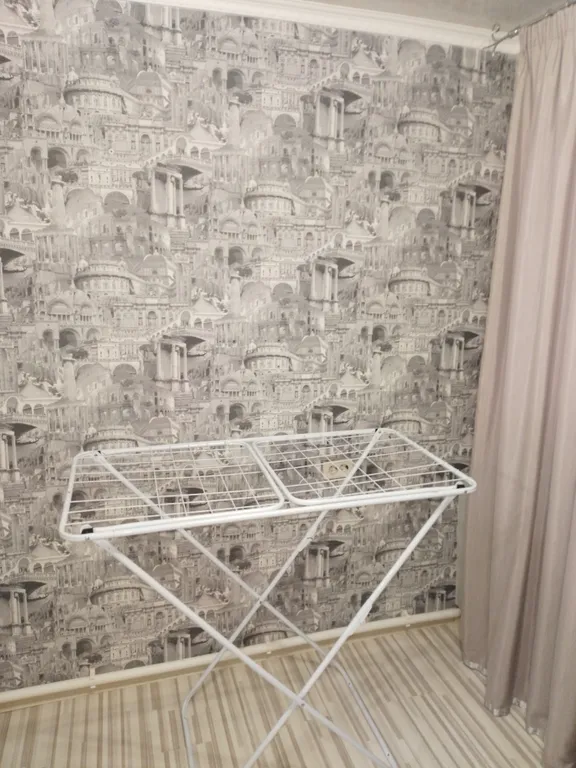 Дом у реки в центре города