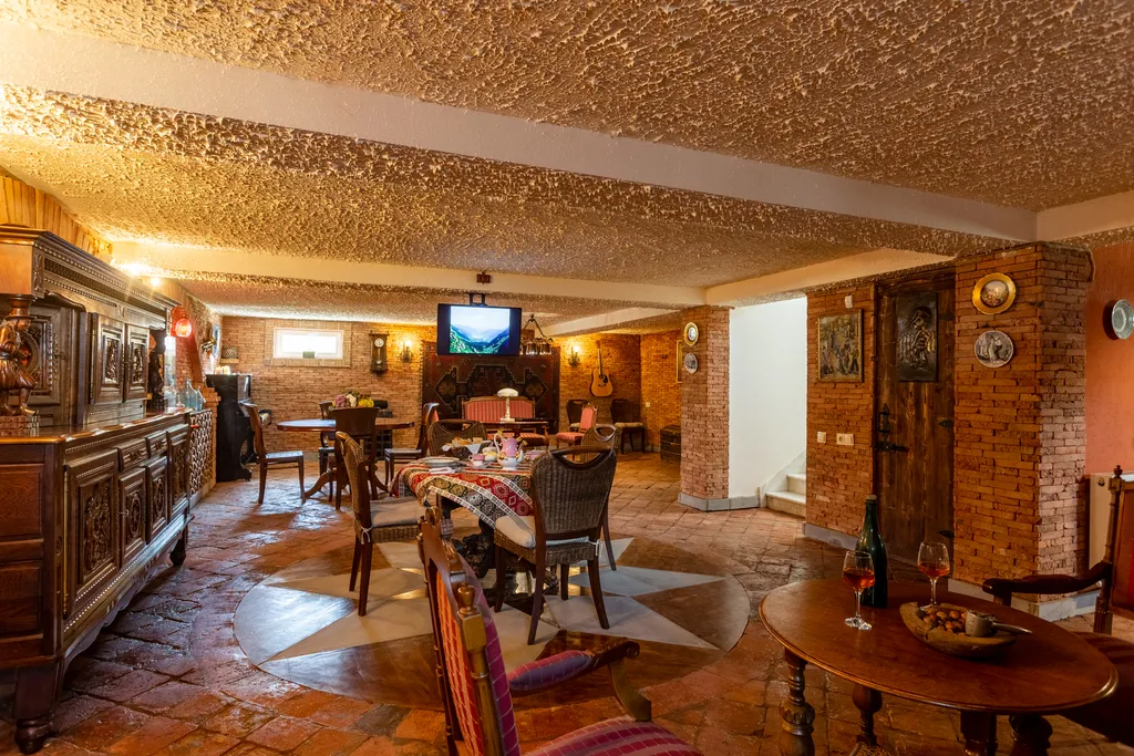 Shindisi Residence, VIP Villa