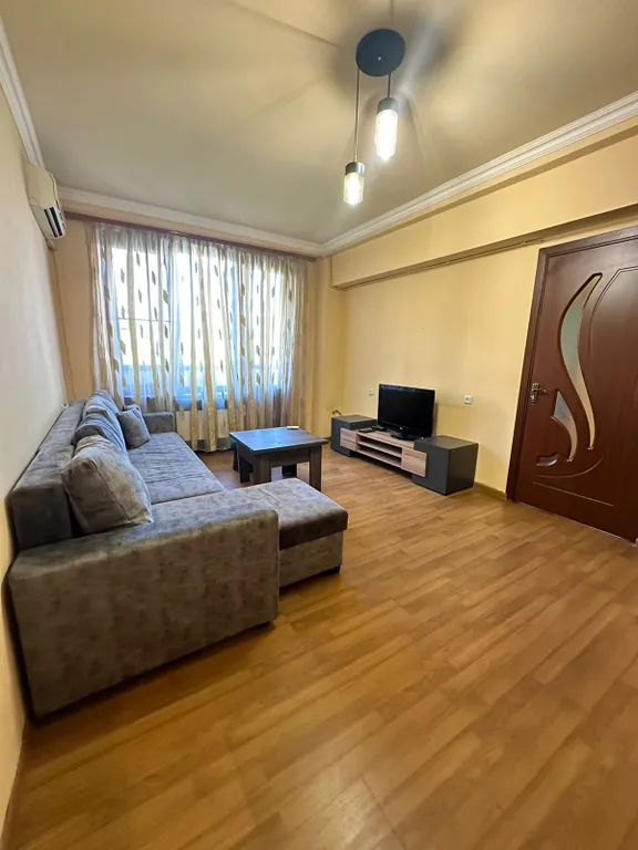 Avchieva's apt on Mashtots Ave