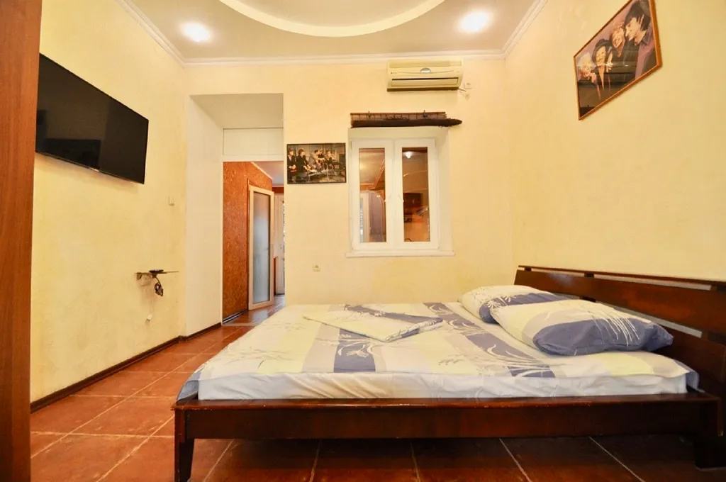 Квартира Квартира с двориком в центре — Ялта