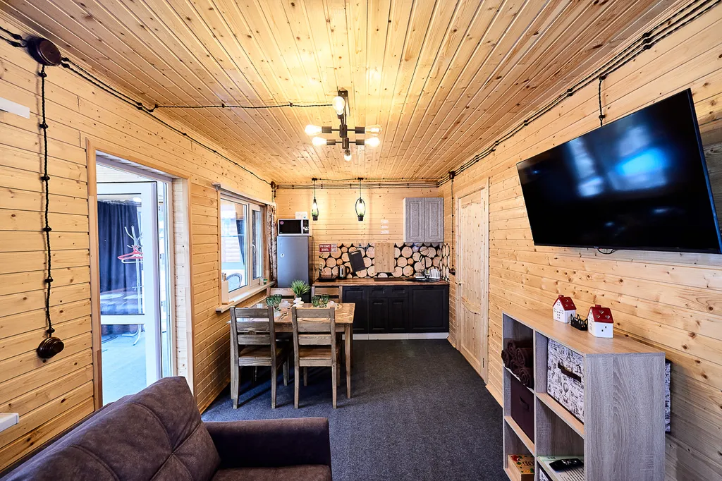 Домик с бассейном Арик