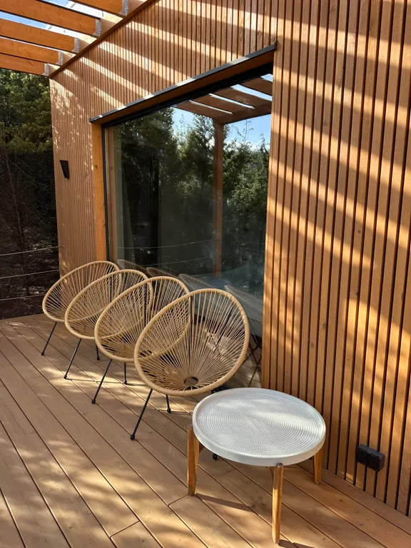 Коттедж Сосновый с джакузи на террасе