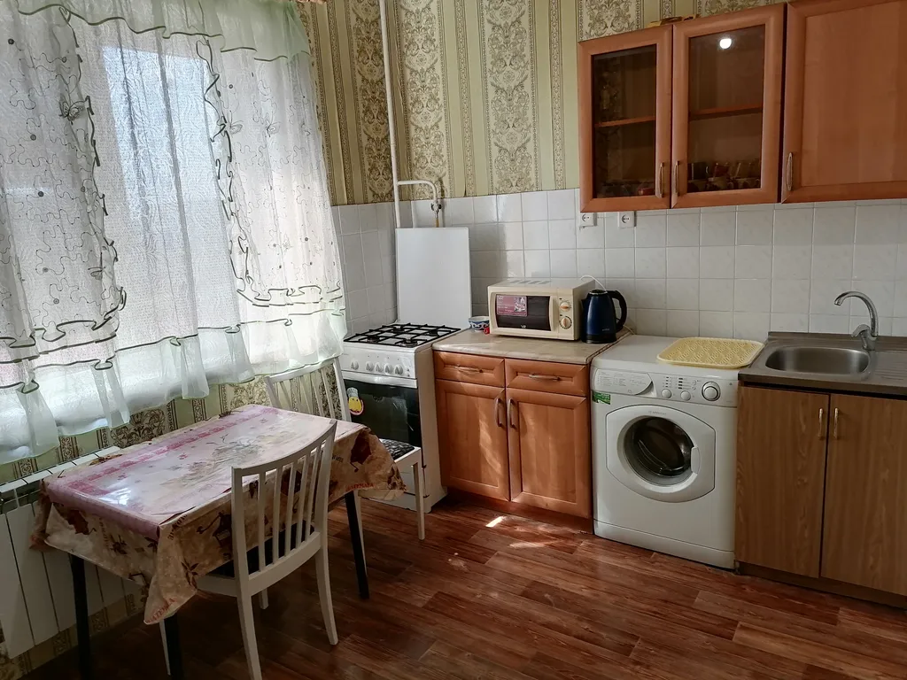 Квартира в центре города, рядом- кадетка, обл. больница, военкомат