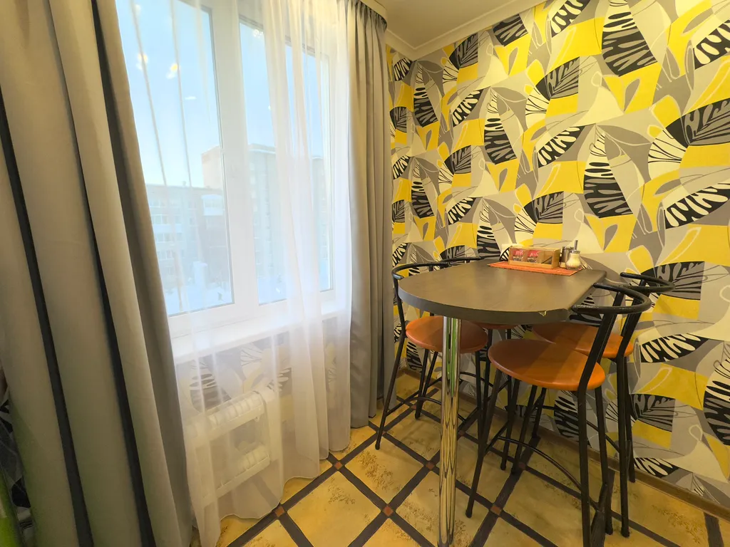 Люксовая двухкомнатная с авторским освещением