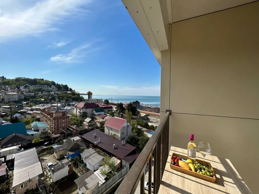 Апартамент с видом на море и горы