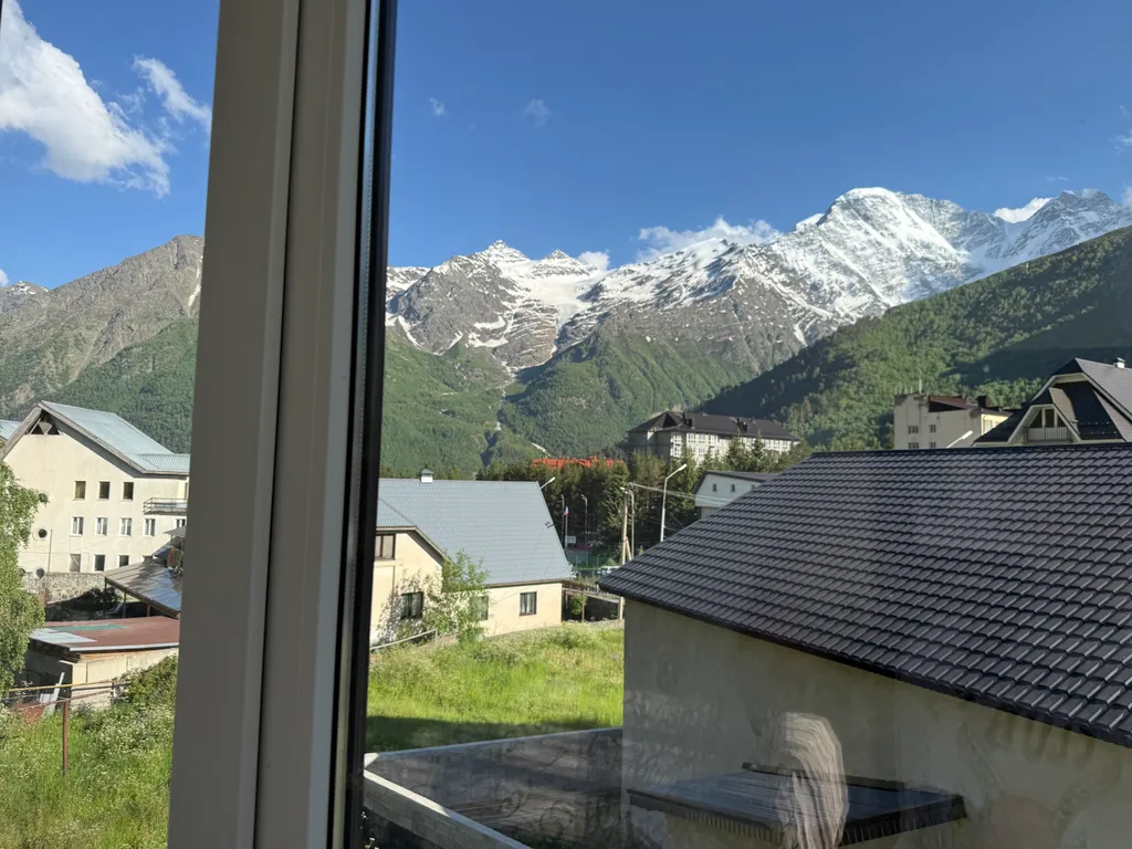 Уютный домик в сказочном месте