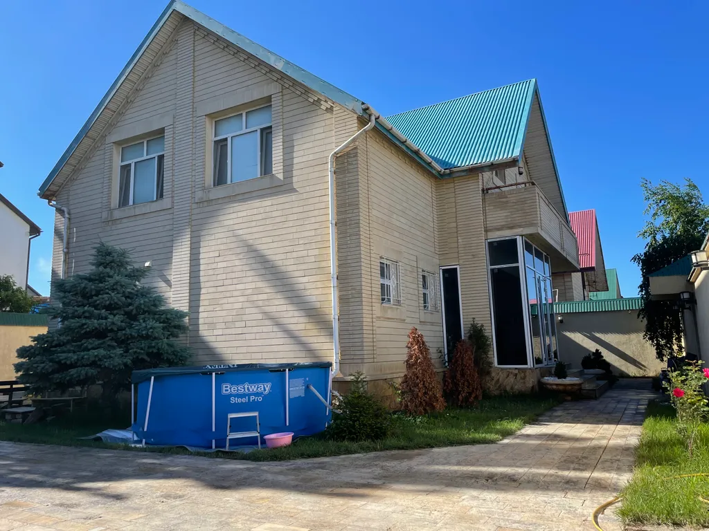 Уютный большой дом у моря