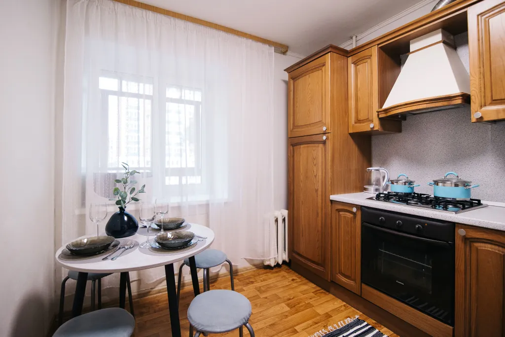 Двухкомнатная квартира рядом с площадью Ленина