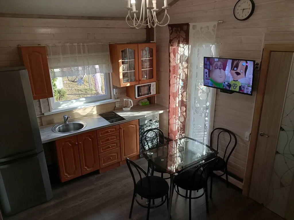 Уютный зимний дом со всеми удобствами рядом с лесом