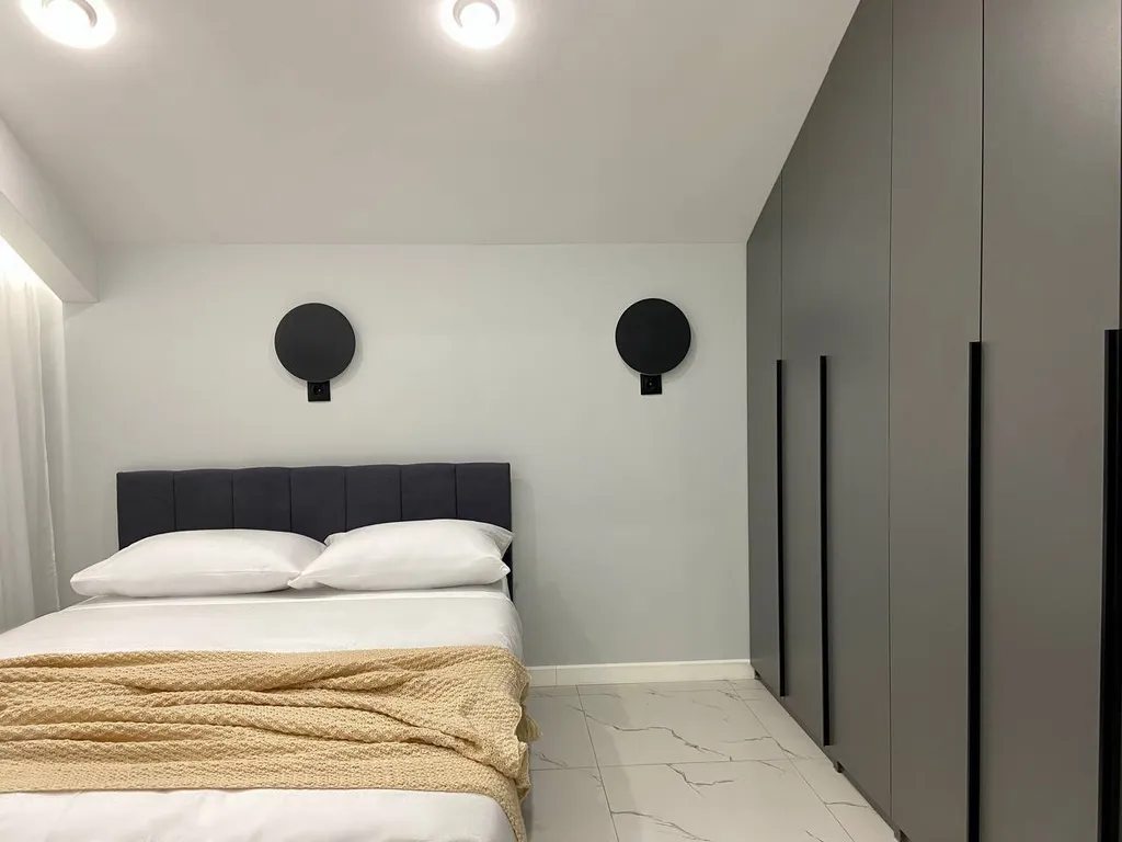 Коттедж Современный большой дом дуплекс с баней — Новоселье