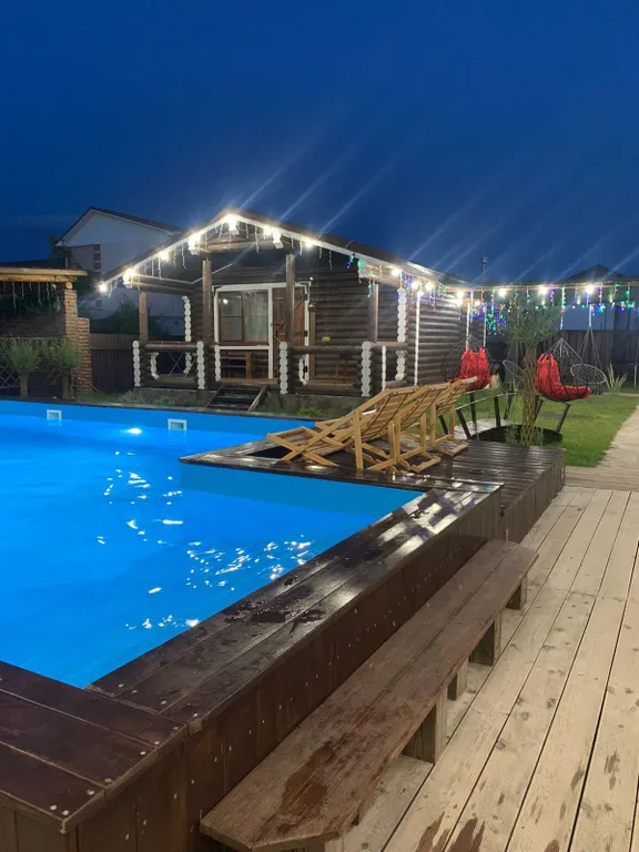 Сруб большой второй этаж с балконом и видом на бассейн