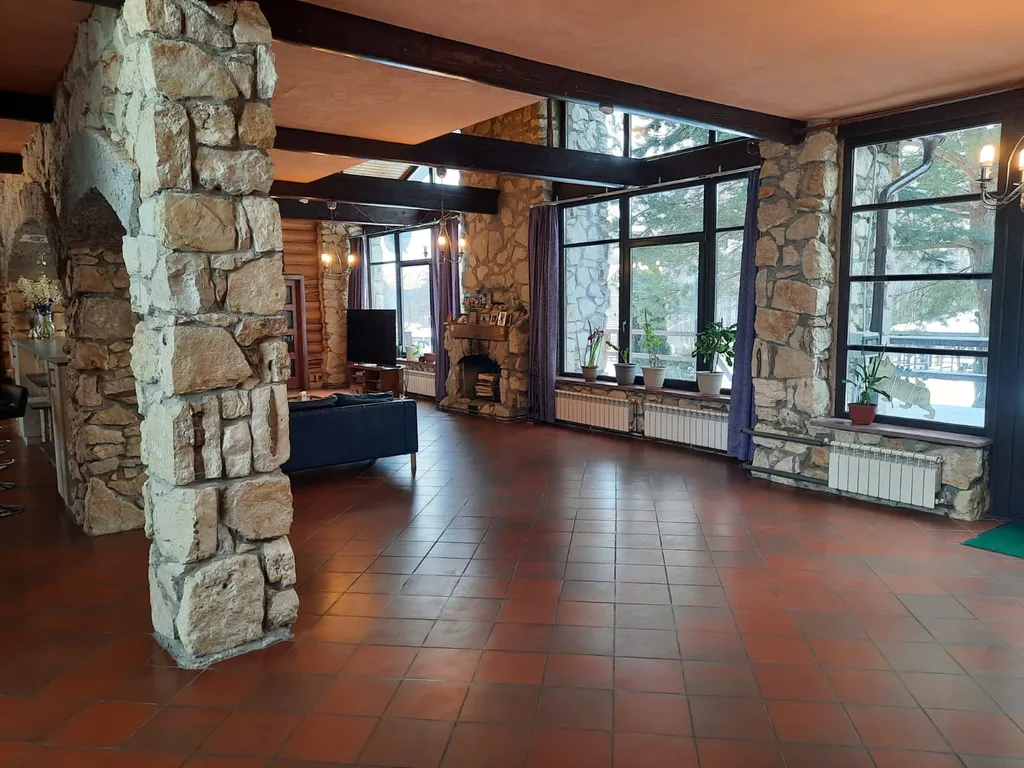 Коттедж с бассейном и сауной