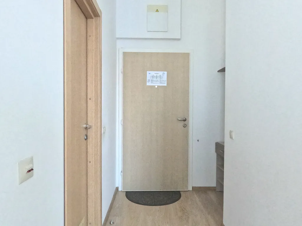 Студия с балконом и видом на синее море и горы