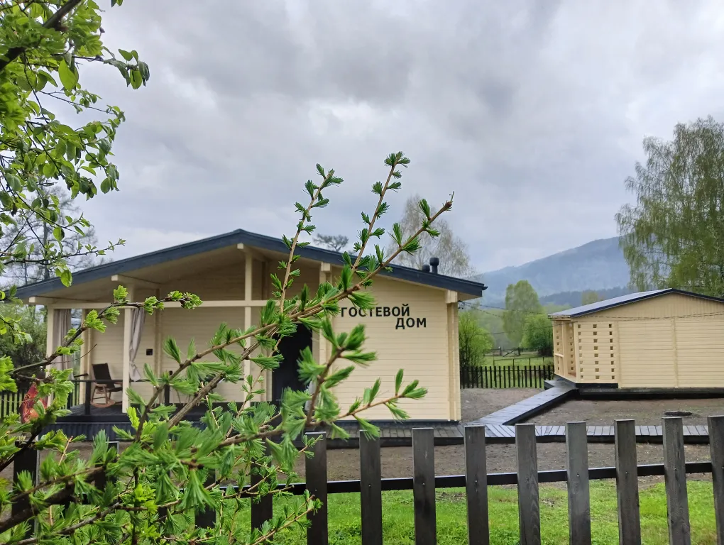 Коттедж Комфортный гостевой дом на въезде в Усть-Коксу — аренда посуточно в Усть-Кокса