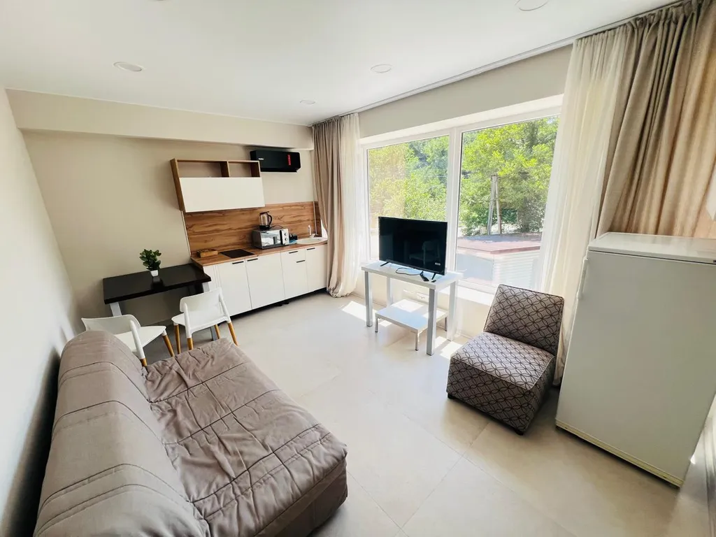 Квартира с бассейном на территории