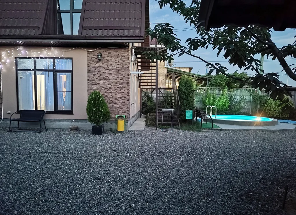 Дом "Тульский пряник", рядом с термальным источником "Псыгупс".