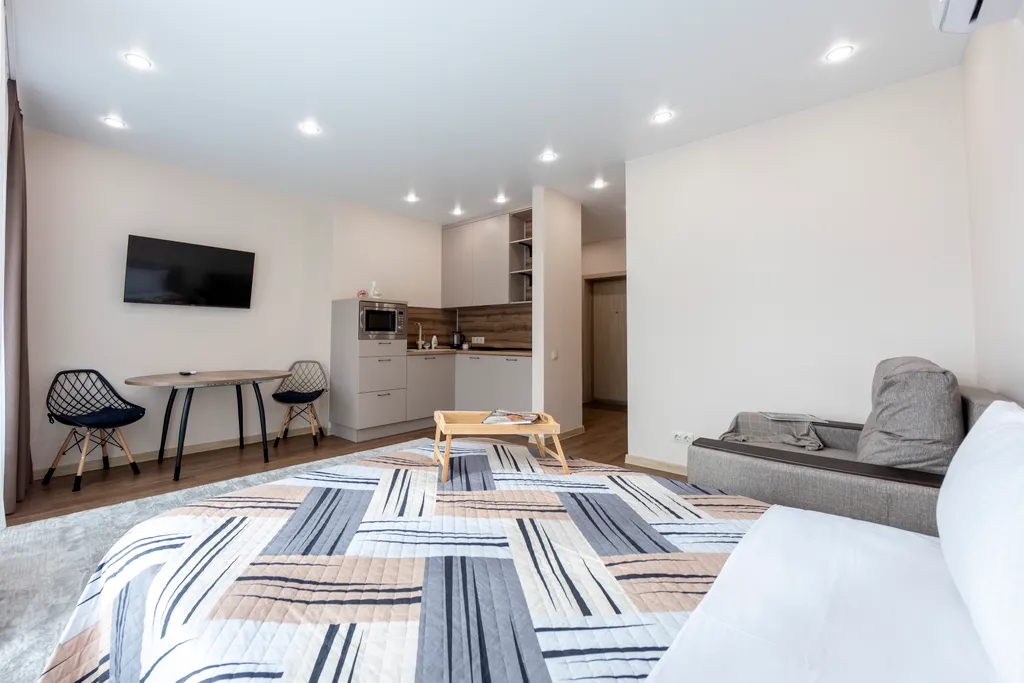 Студия люкс в авторском квартале в центре города