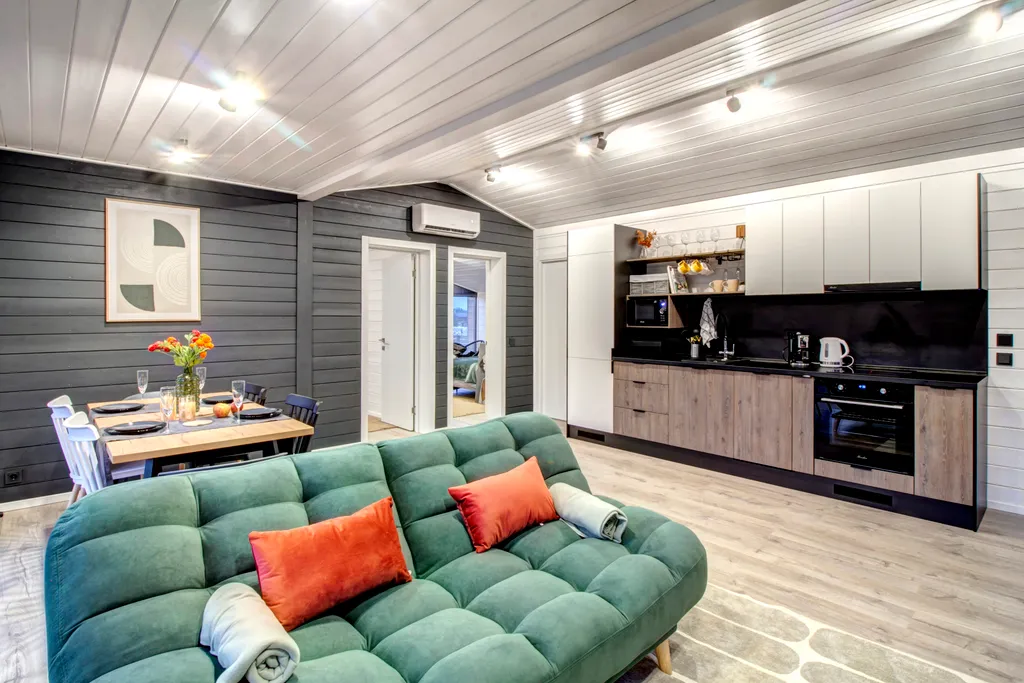 Уютный домик с видом на лес