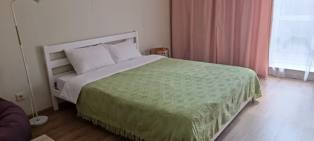 Евротрешка Pink с видом на воду и выходом на пляж