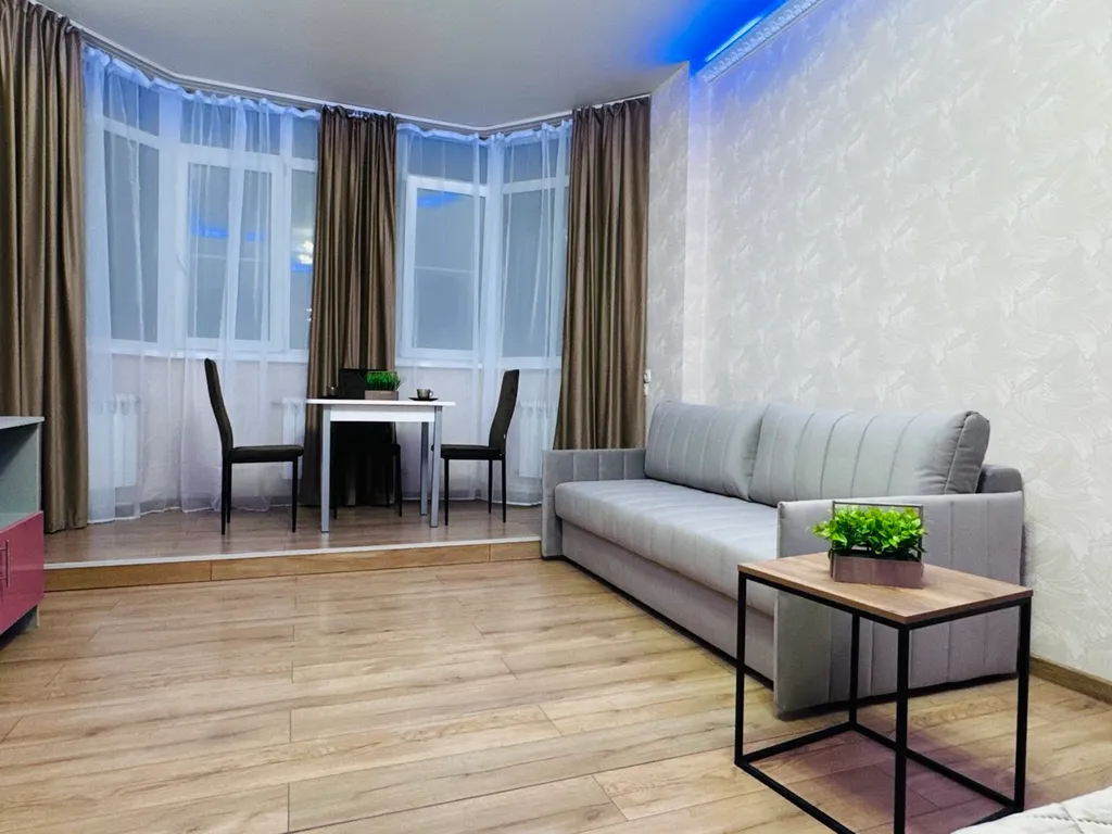 Стильная двухкомнатная квартира в центре города, рядом дворец спорта