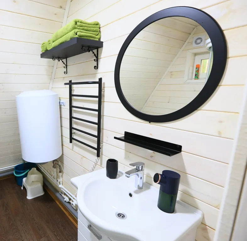 Уютные дома из дерева на берегу Волги