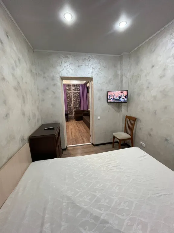 Апартаменты трёхкомнатные с кухней