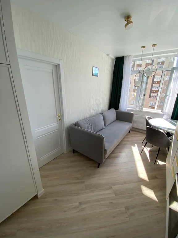 Дизайнерская евродвушка с парящей кроватью