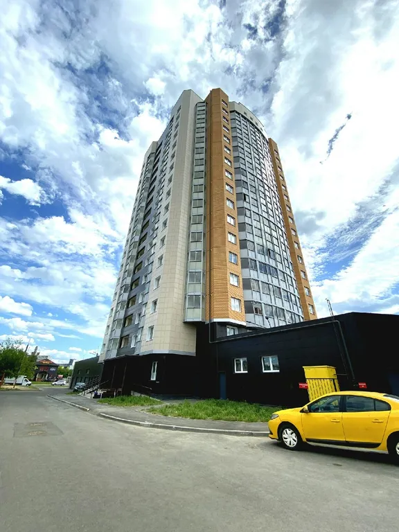 Уютная квартира-студия с диванчиком у торгового центра Вавилон