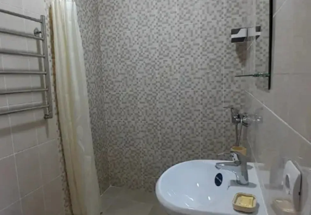 2Семейный двухкомнатный номер с кухней на мансардном этаже