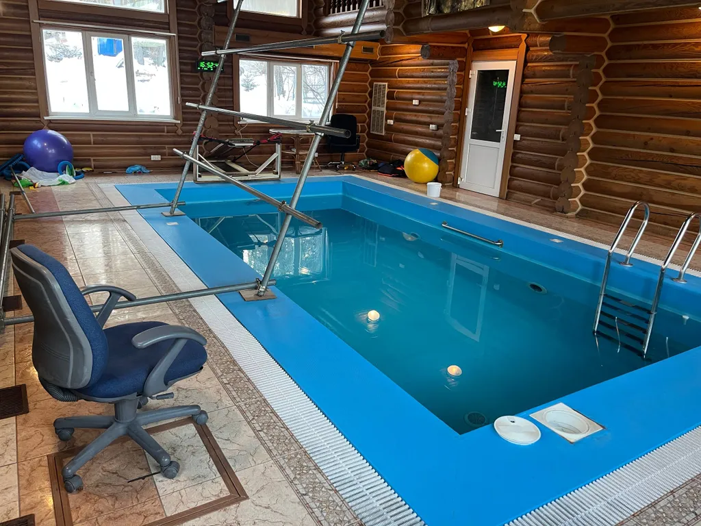 Аренда Коттеджа с баней, бассейном, джакузи, стадионом и зоной барбекю