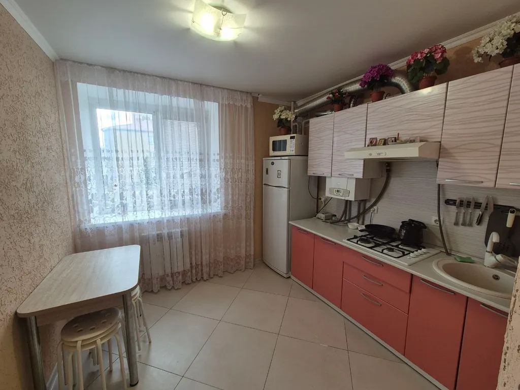 Двухкомнатная квартира с видом на монастырь