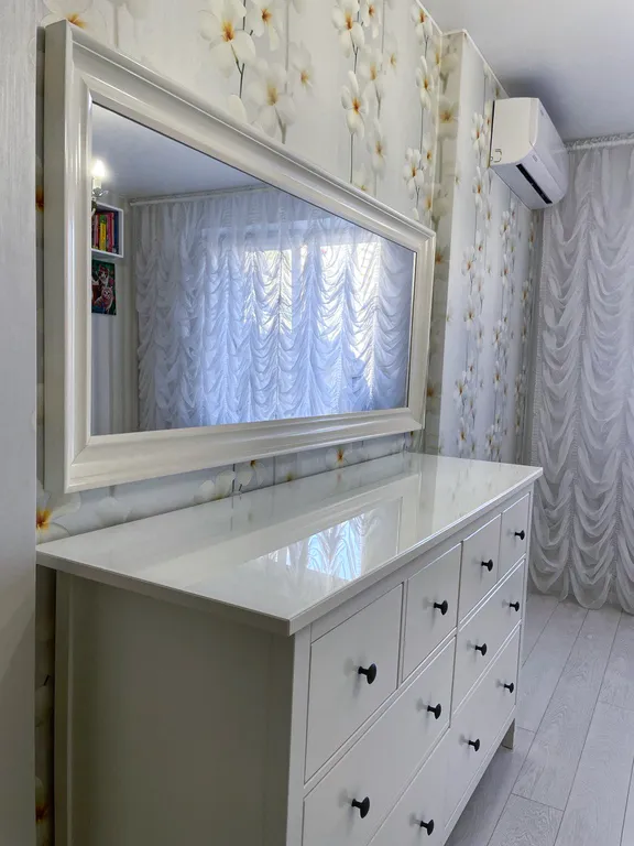 Трехкомнатная квартира на Парнасе