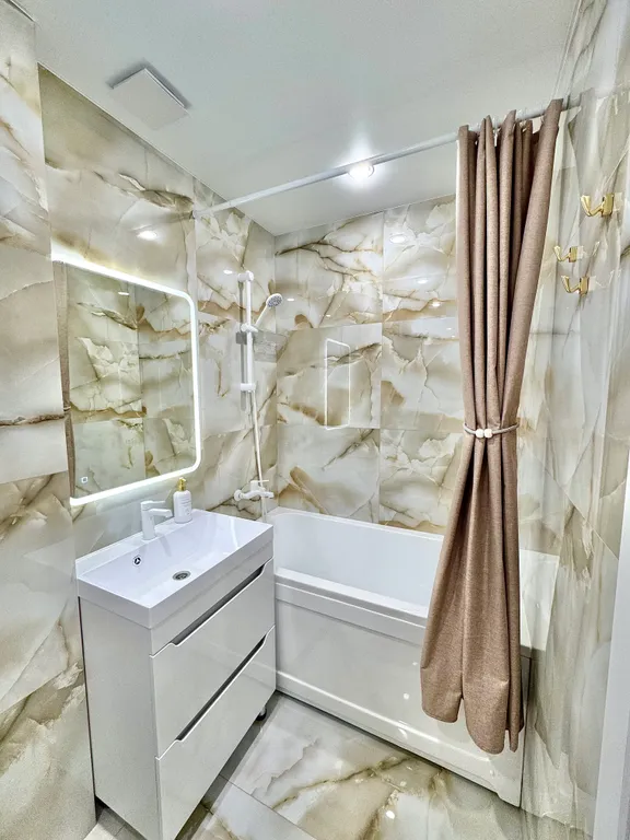 Стильная квартира с новым ремонтом в центре Индустриального района