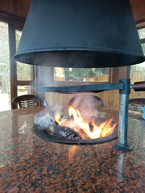 Коттедж с теплым бассейном и баней на дровах