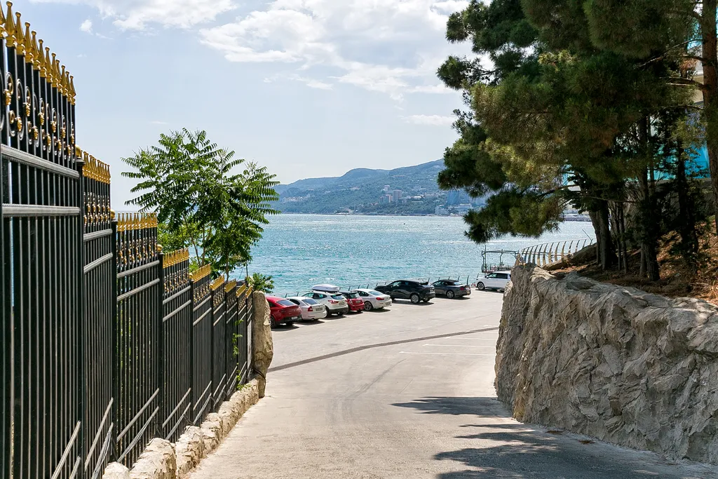 Апартамент с видом на зелень и пальмы в скай плаза